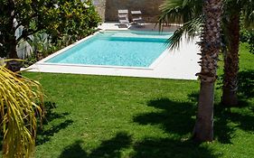 Villa Rosa Residence